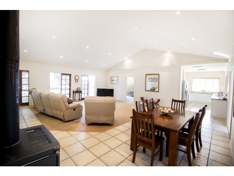 58 Wolbah Close, Inverell NSW 2360