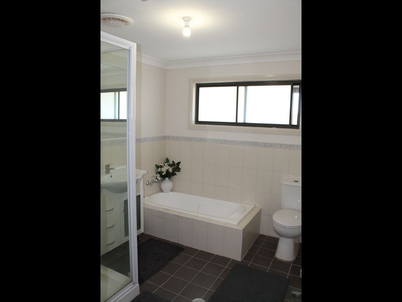 23 Brownleigh Vale Drive, Inverell NSW 2360