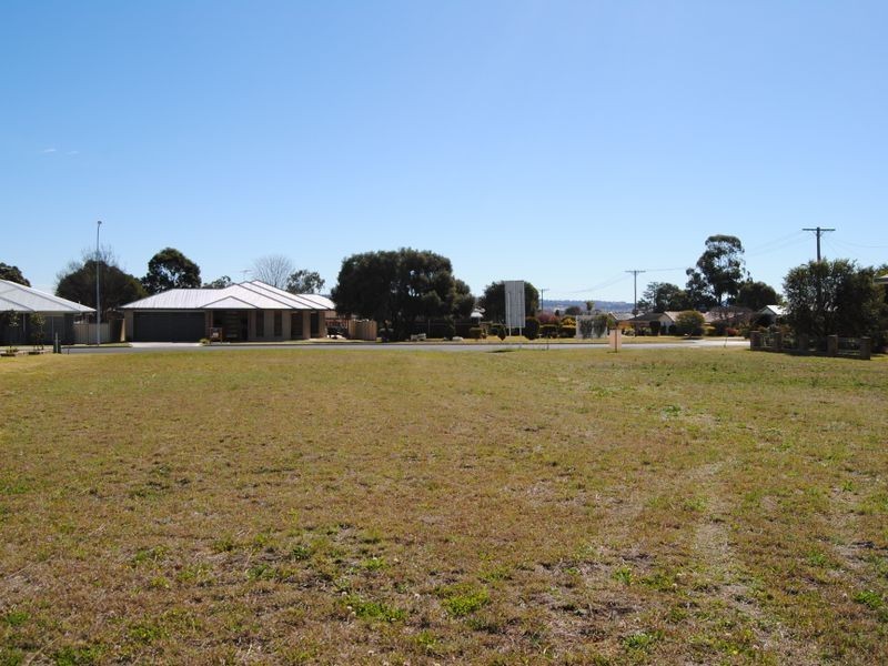 42-44 Sapphire Street, Inverell NSW 2360