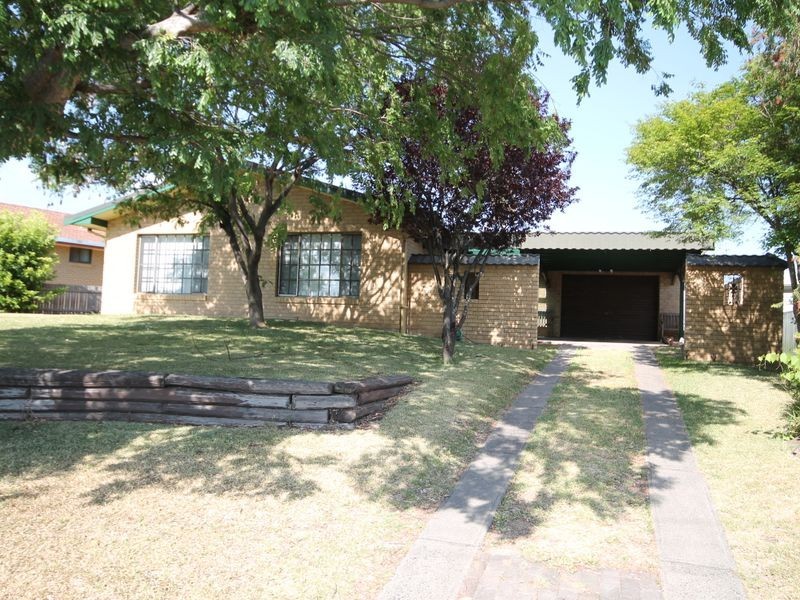 2 Miles Street, Inverell NSW 2360