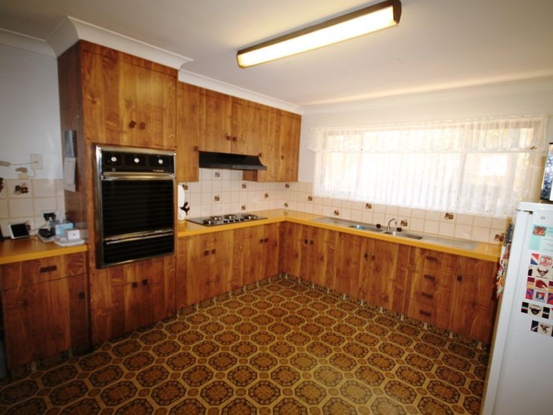 2 Miles Street, Inverell NSW 2360