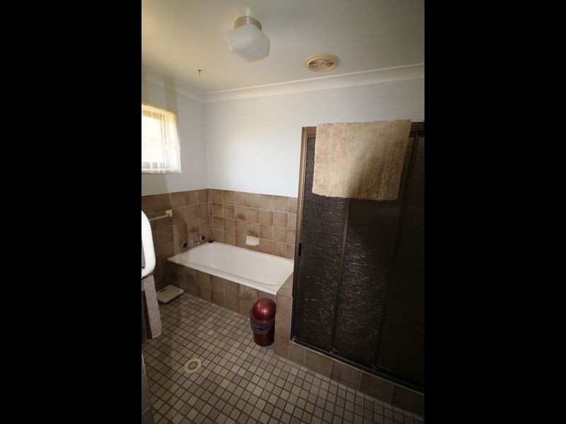 2 Miles Street, Inverell NSW 2360