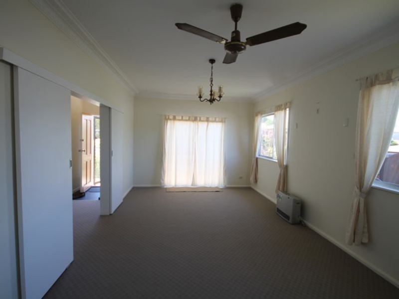 32 Lang Street, Inverell NSW 2360