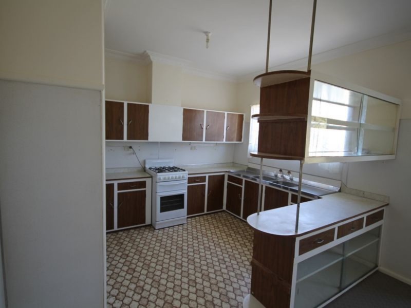 32 Lang Street, Inverell NSW 2360