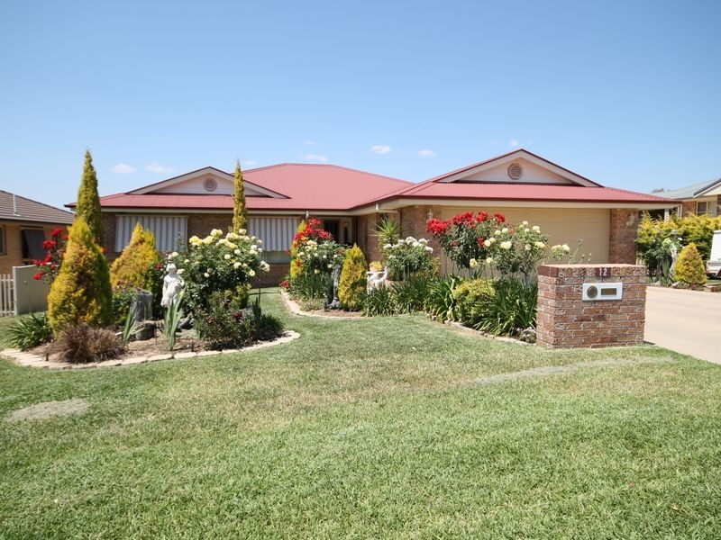 12 Crestview Place, Inverell NSW 2360