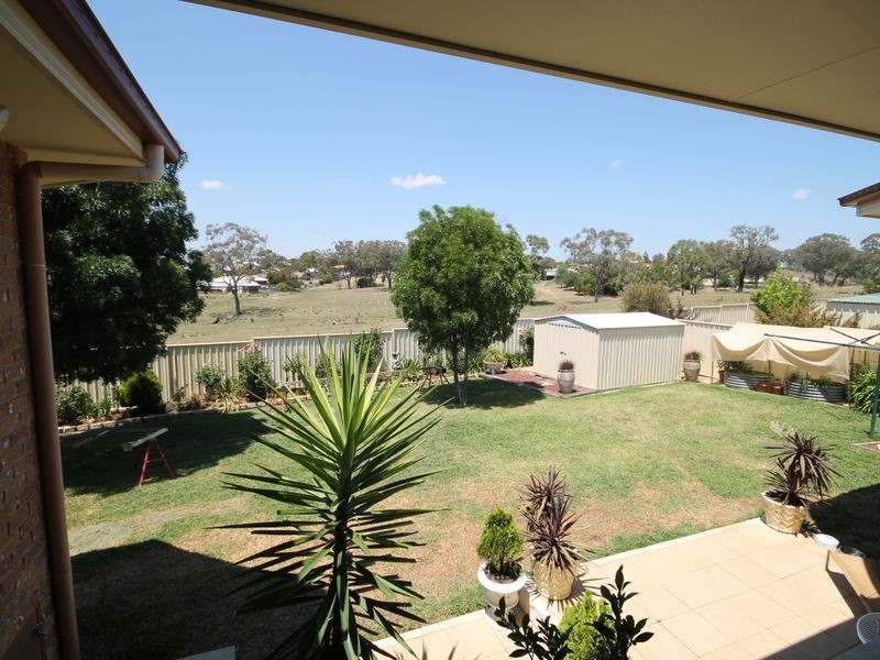 12 Crestview Place, Inverell NSW 2360