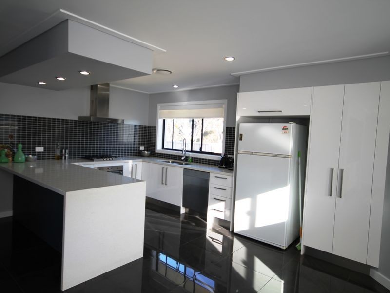 6 Stainfield Drive, Inverell NSW 2360