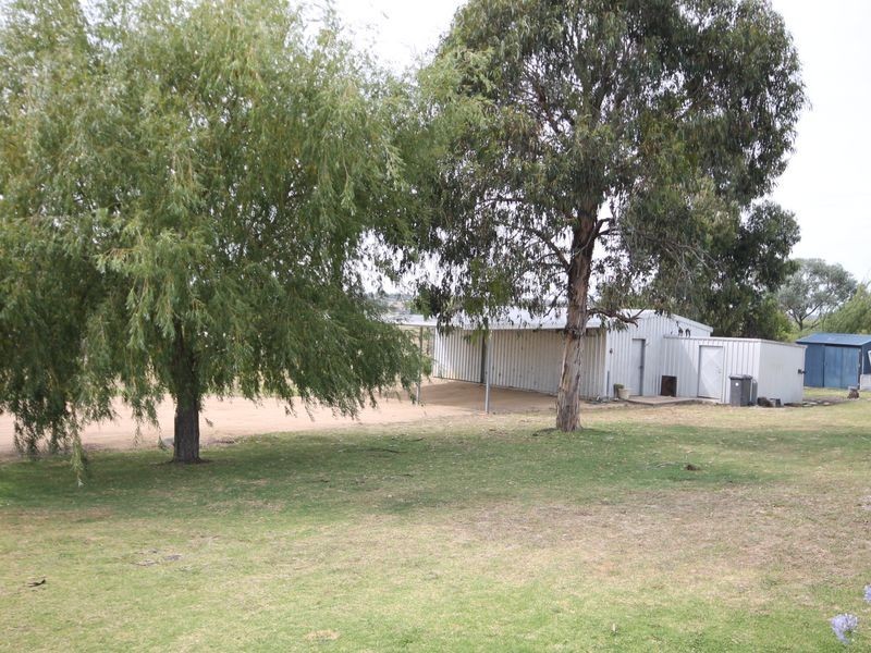 71 Auburn Vale RD, Inverell NSW 2360