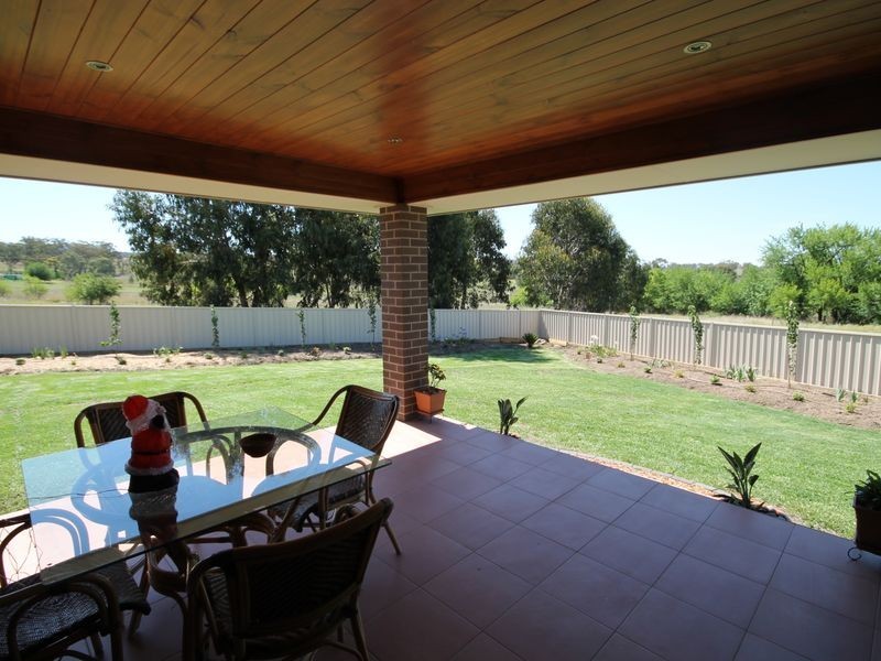 19 Sunnyside Place, Inverell NSW 2360