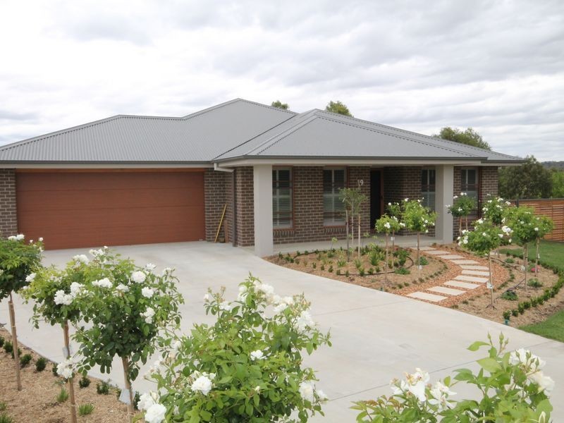 19 Sunnyside Place, Inverell NSW 2360