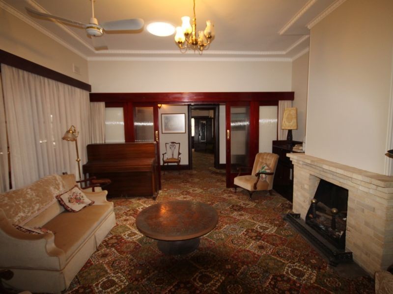 21 Brae Street, Inverell NSW 2360