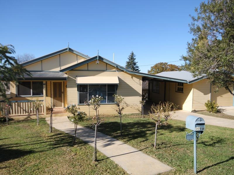 28 Gordon Street, Inverell NSW 2360