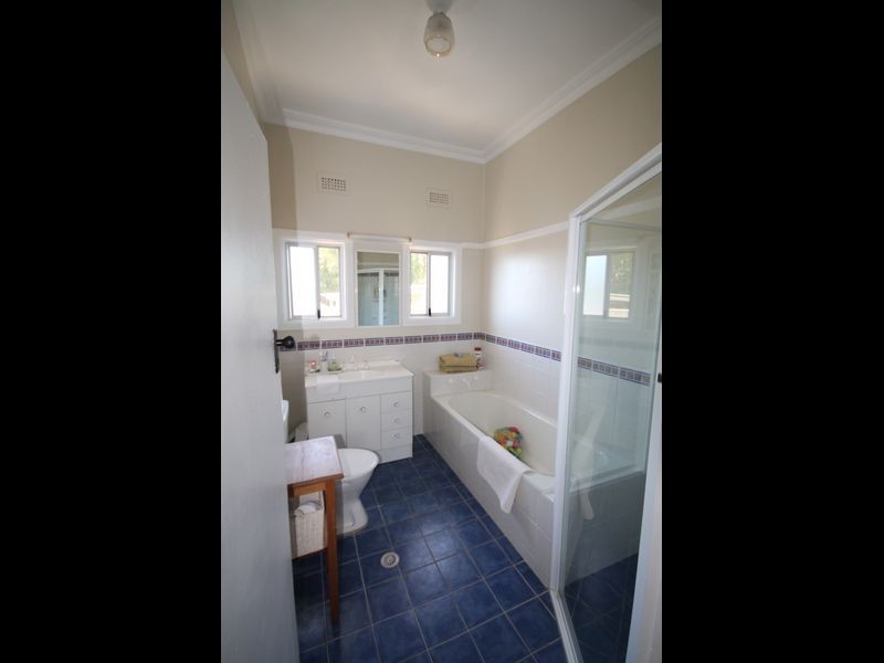 68 George Street, Inverell NSW 2360