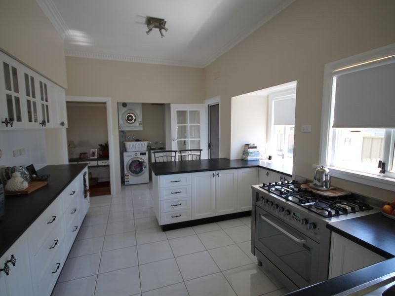 68 George Street, Inverell NSW 2360