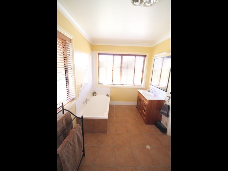 177 Fernhill Road, Inverell NSW 2360