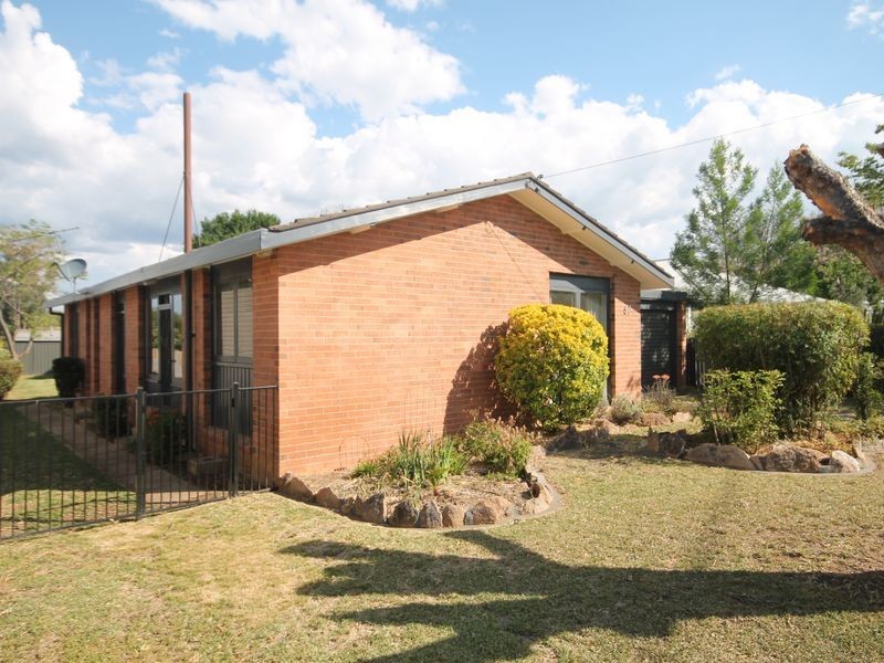 61 Brae Street, Inverell NSW 2360
