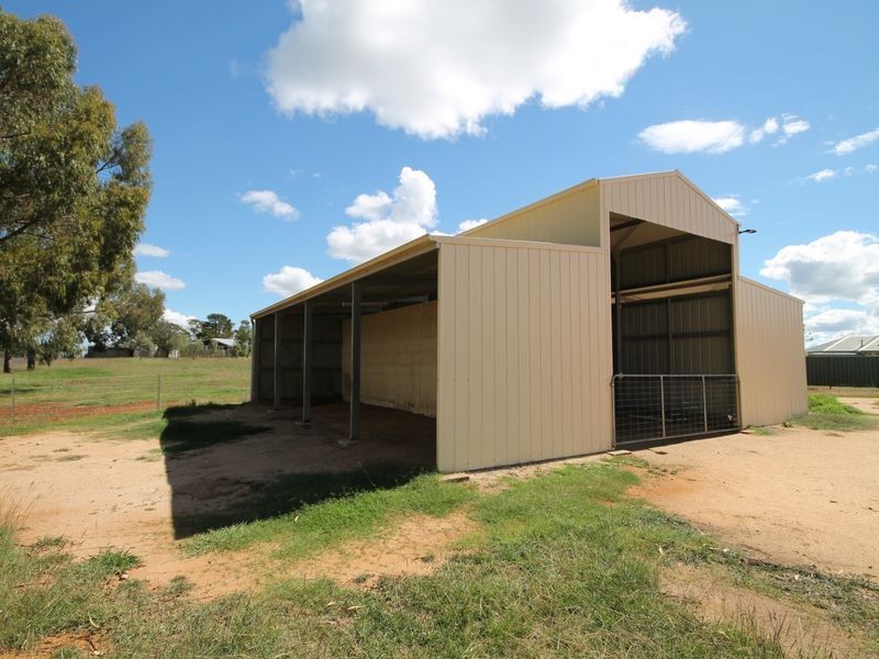 127 Orchard Place, Inverell NSW 2360