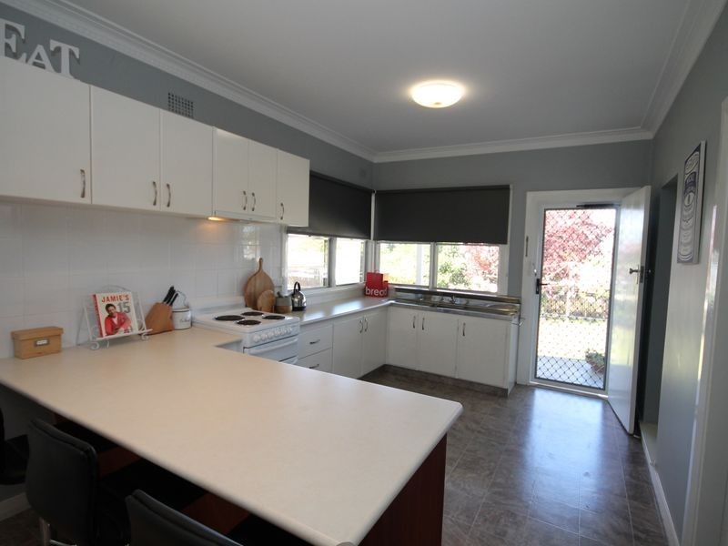 14 Froude Street, Inverell NSW 2360