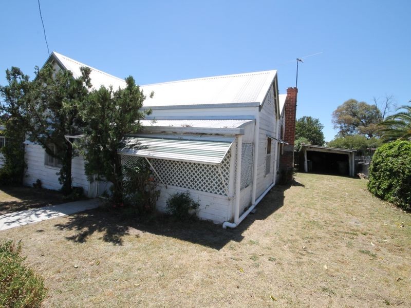 102 Arthur, Inverell NSW 2360
