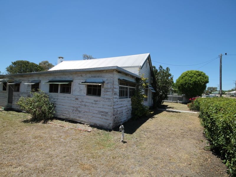 102 Arthur, Inverell NSW 2360