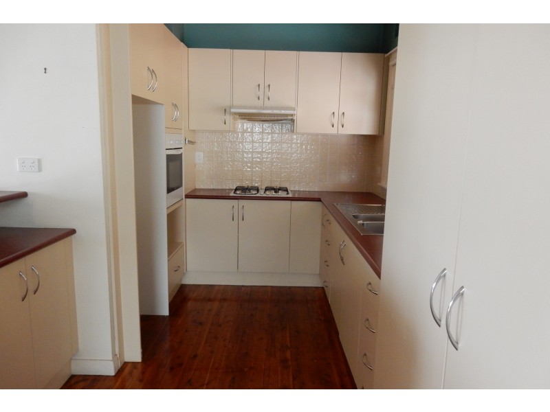 29 Gordon Street, Inverell NSW 2360