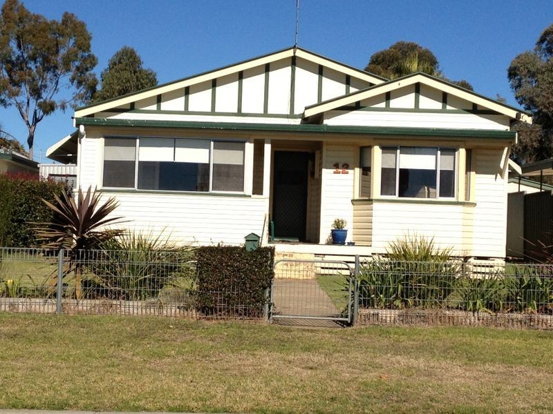 12 Avern Street, Inverell NSW 2360