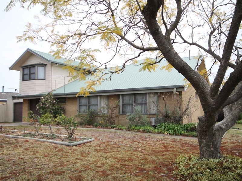 8 Vernon Street, Inverell NSW 2360