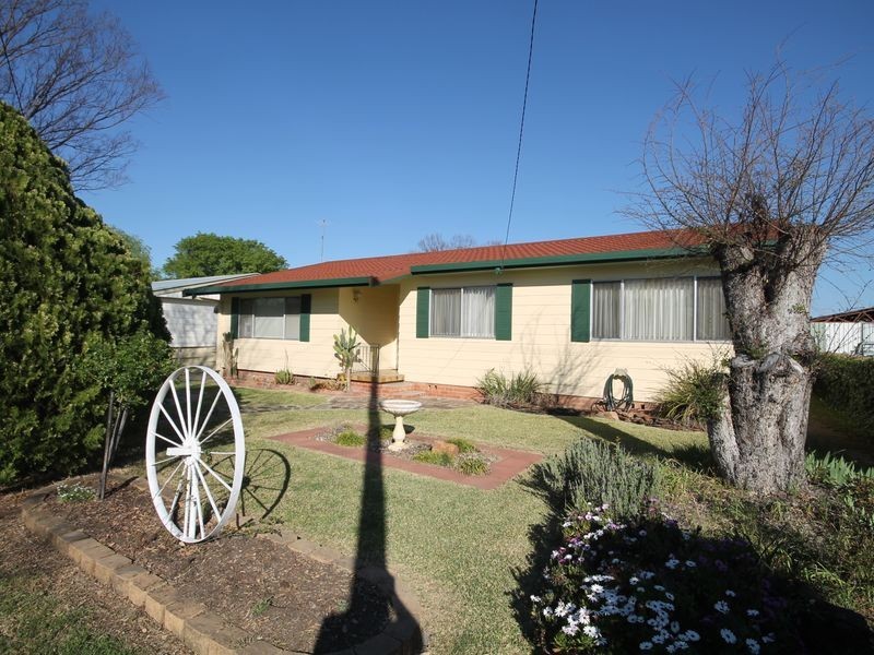 121 Henderson Street, Inverell NSW 2360