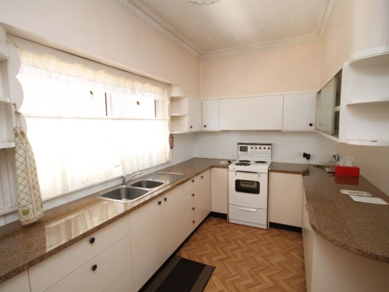 26 May Street, Inverell NSW 2360