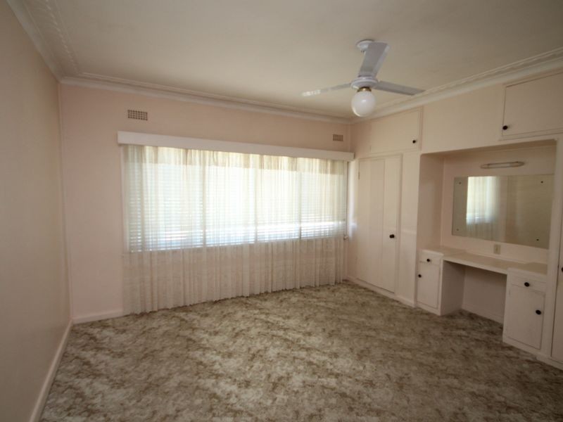 26 May Street, Inverell NSW 2360