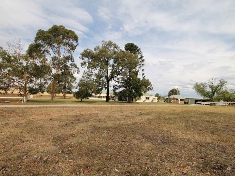 80 Wades Lane, Inverell NSW 2360