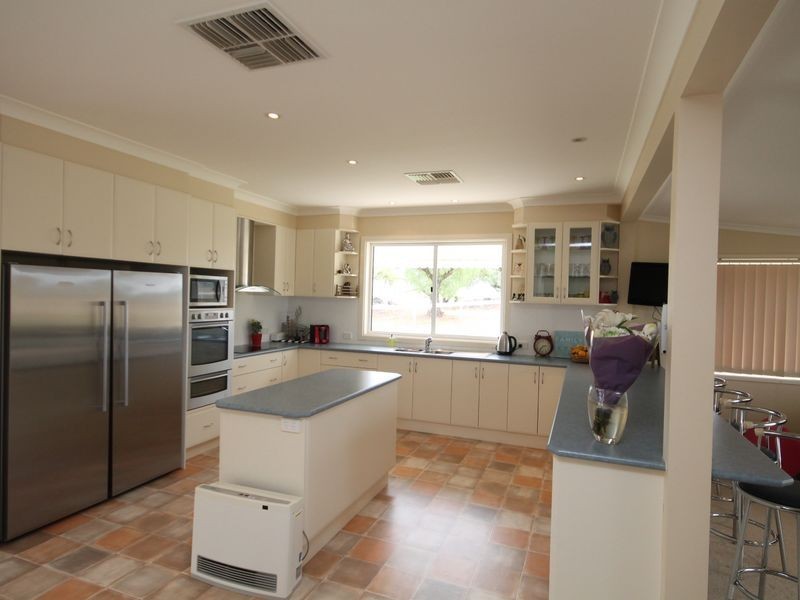 80 Wades Lane, Inverell NSW 2360