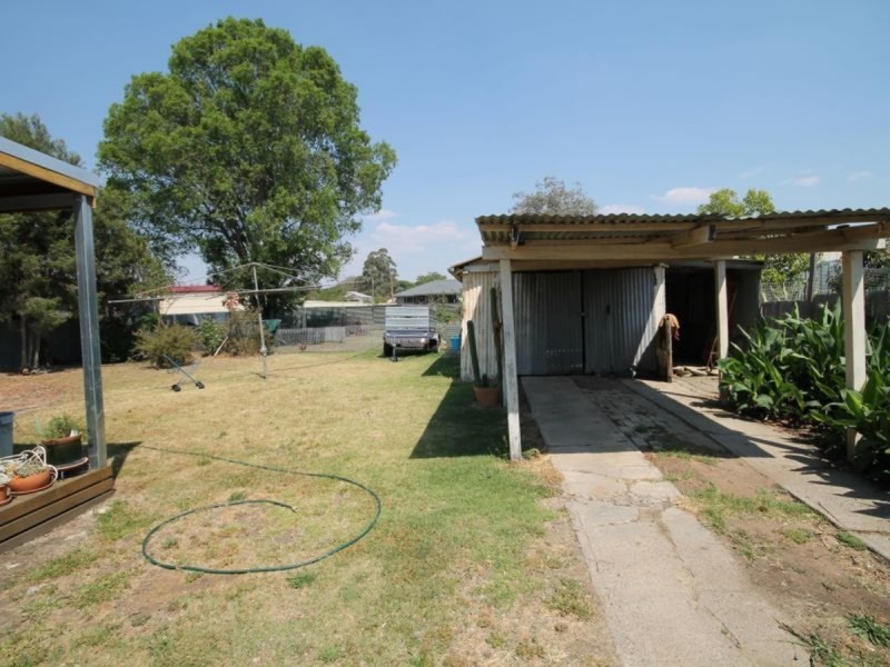 93 Granville Street, Inverell NSW 2360