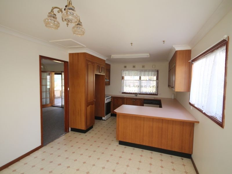 8 Jacaranda Crescent, Inverell NSW 2360