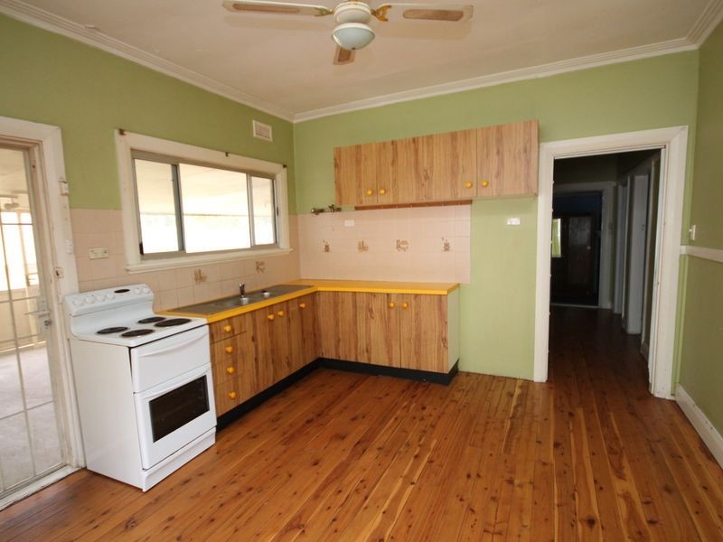 18 Avern Street, Inverell NSW 2360