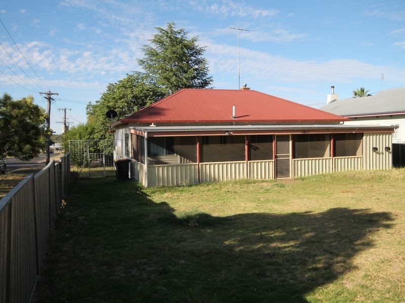 18 Avern Street, Inverell NSW 2360
