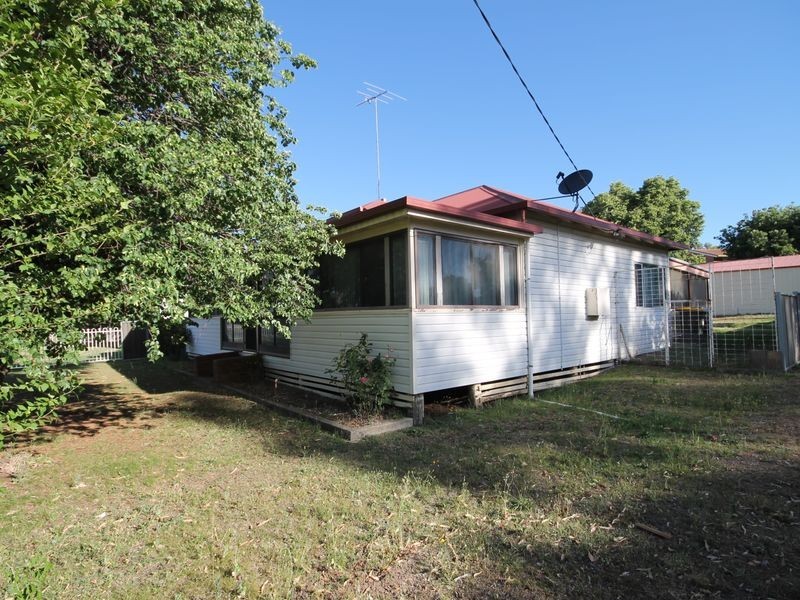 18 Avern Street, Inverell NSW 2360
