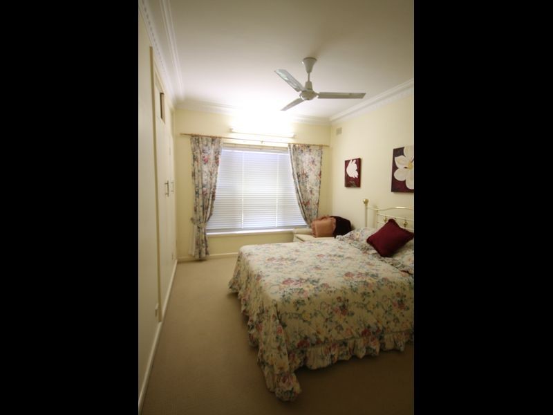 2 Gordon Street, Inverell NSW 2360