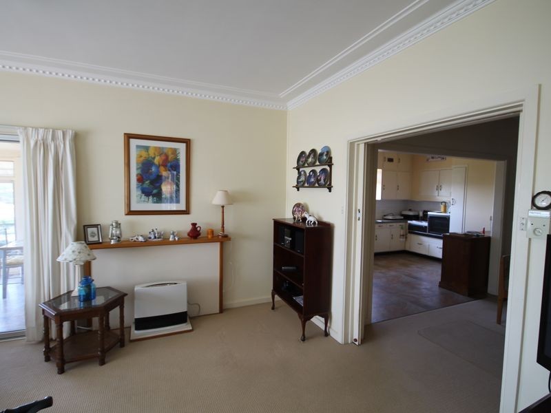 2 Gordon Street, Inverell NSW 2360