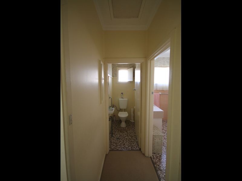 2 Gordon Street, Inverell NSW 2360