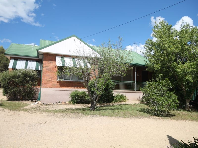 41 Clive Street, Inverell NSW 2360