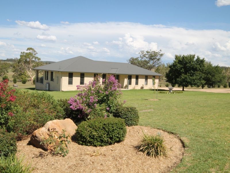 61 Coopers Lane, Inverell NSW 2360