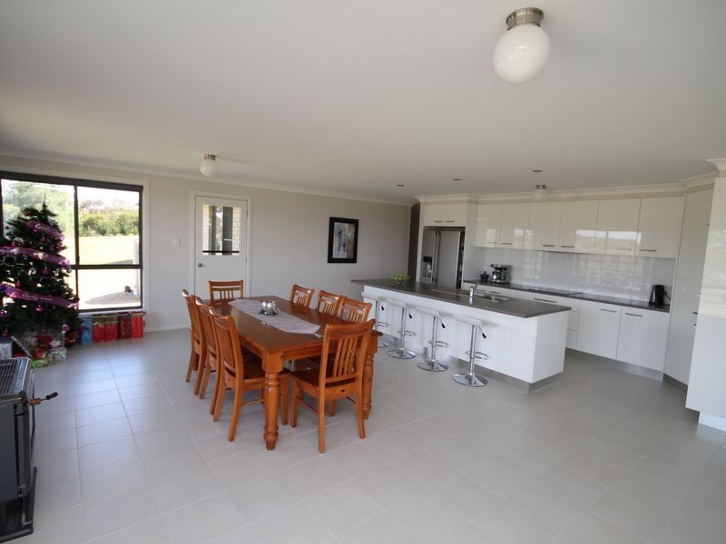 61 Coopers Lane, Inverell NSW 2360