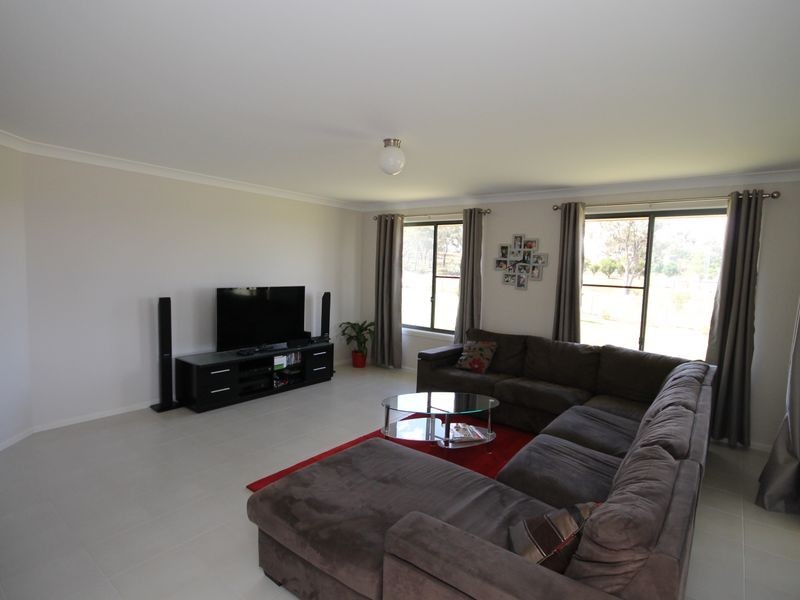 61 Coopers Lane, Inverell NSW 2360