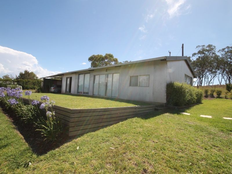 61 Coopers Lane, Inverell NSW 2360