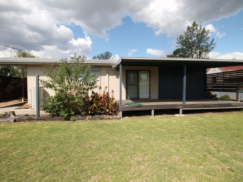103 Lawrence Street, Inverell NSW 2360