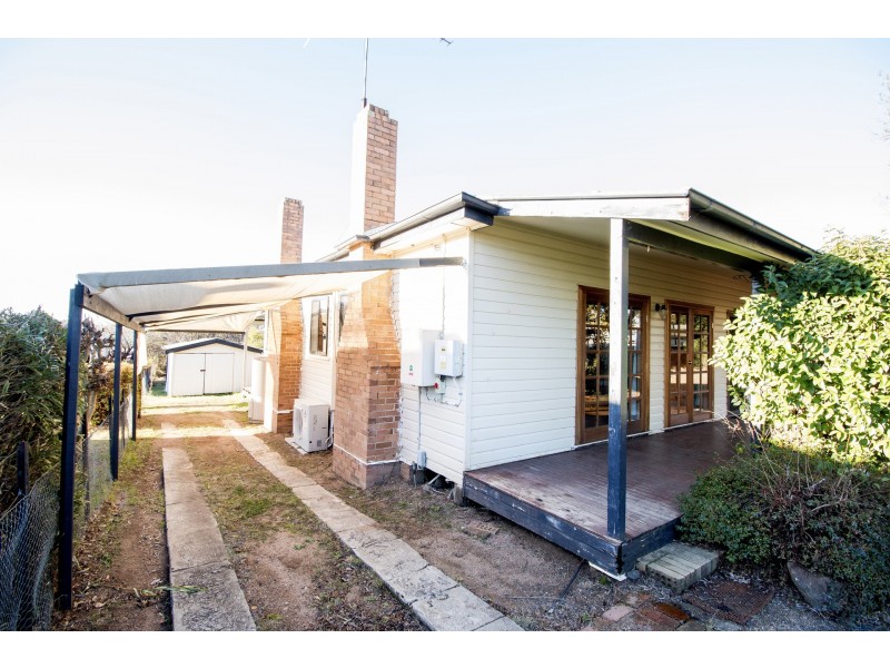 9 Butler Street, Inverell NSW 2360
