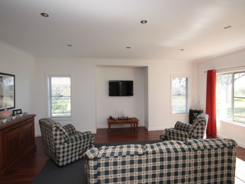 55 Caloola Drive, Inverell NSW 2360