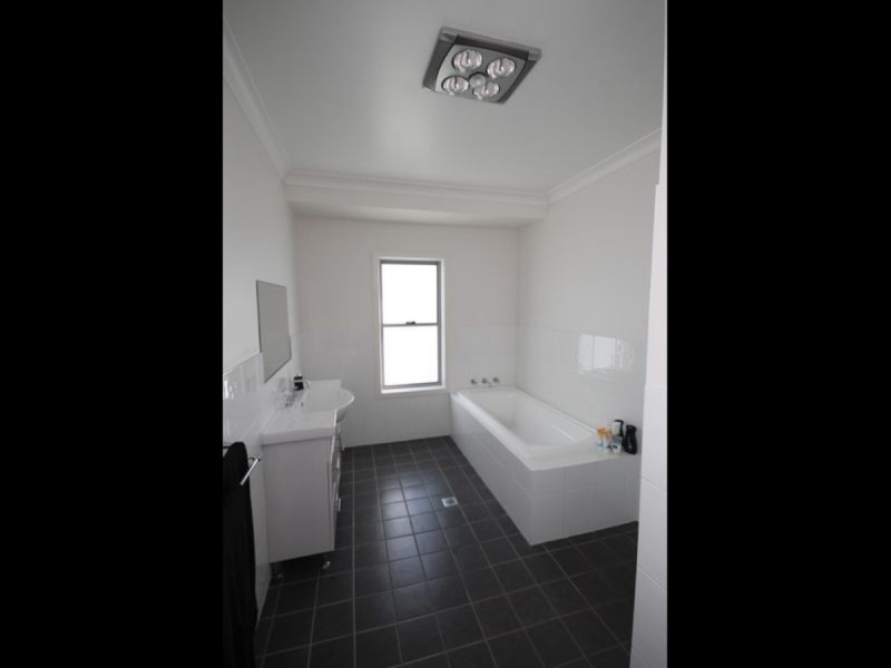 55 Caloola Drive, Inverell NSW 2360