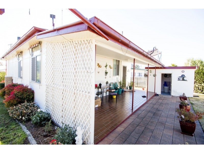 22 Shirley Street, Inverell NSW 2360